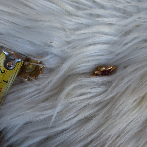 Avon Vintage Poinsetta earrings - Picture 5 of 5